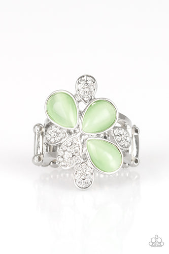 Diamond Daises - Green Ring - Jaime G's $5 Accessories